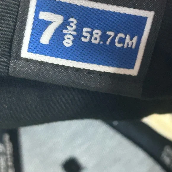 New Era Black Cap with Silver MLB Logo Patch Yankees - Picture 8 of 10